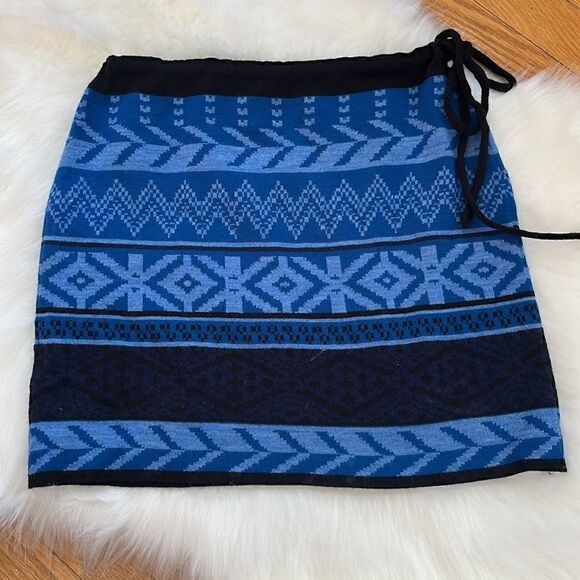 NWT Icelandic Blue Knitted Printed Mini Sweater Skirt - Picture 6 of 7